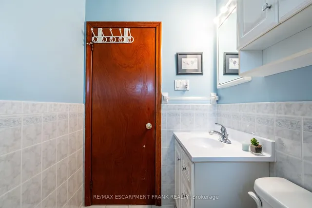 Additional image 28 of 6 DEAN Ave