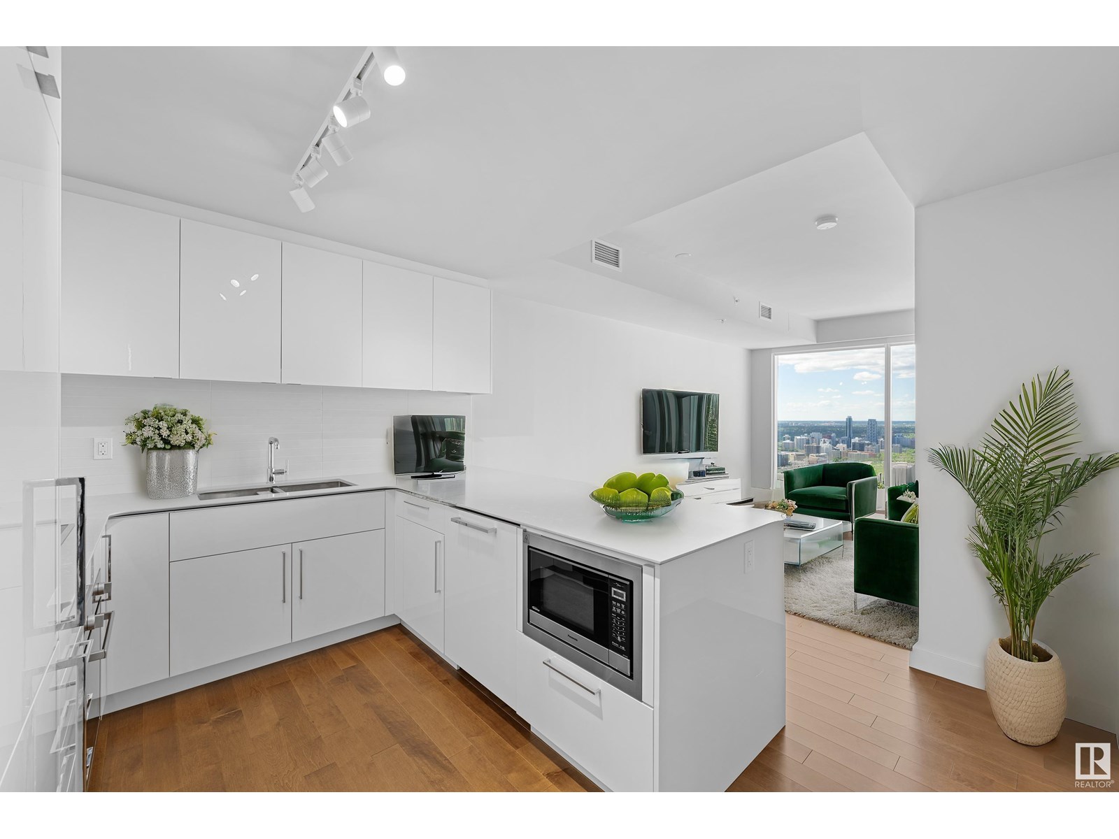 #3310 10360 102 ST NW|Edmonton, Alberta T5J0K6