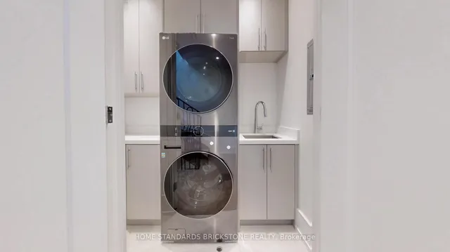 Additional image 33 of 38 Elgin Ave