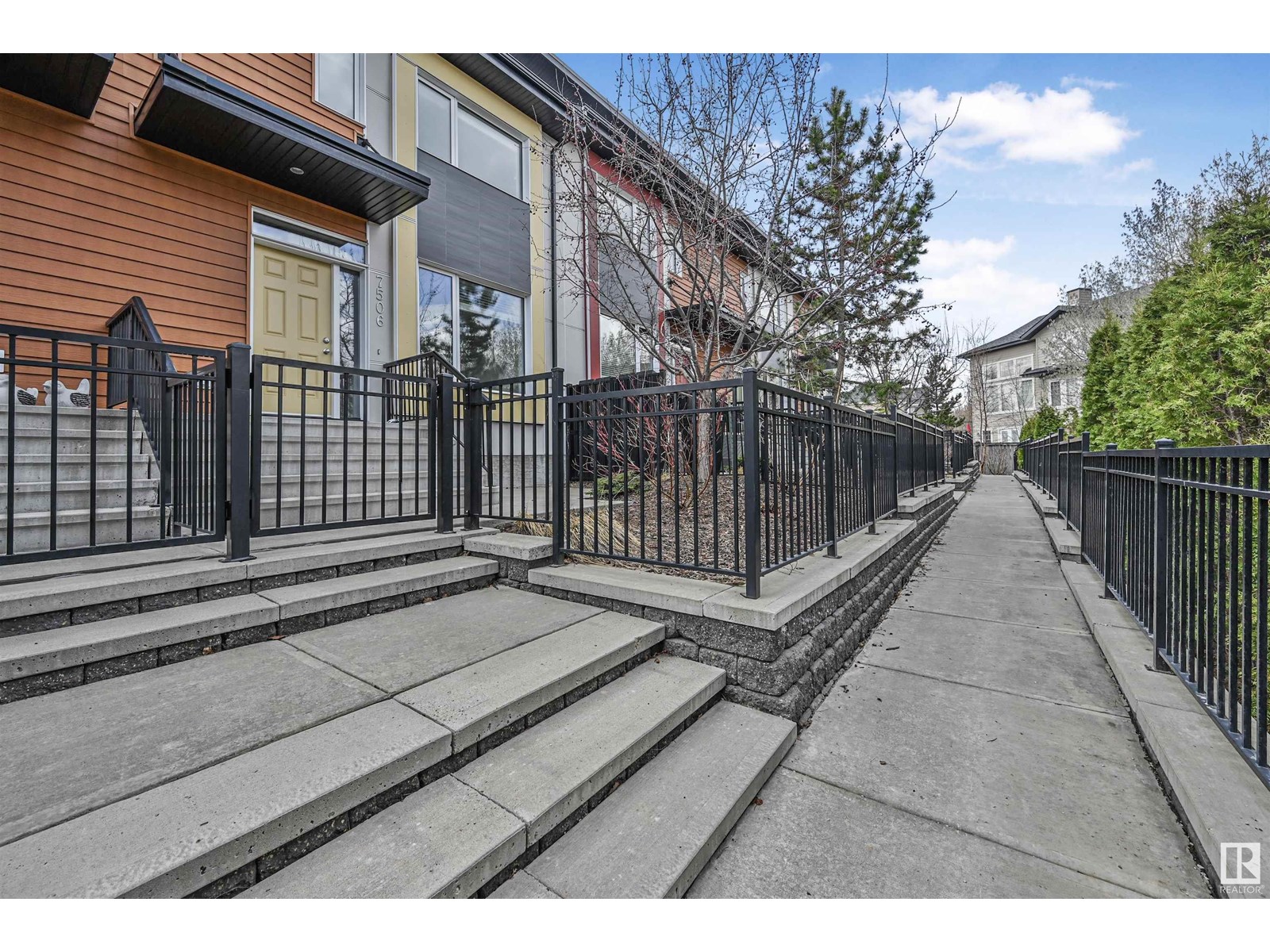 7506 MAY CM NW|Edmonton, Alberta T6R0G9