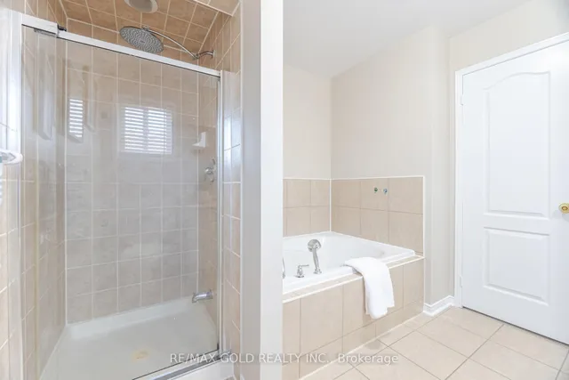 Additional image 32 of 26 Bushmill Circ