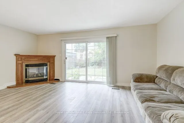 Additional image 18 of 1225 Consort Cres