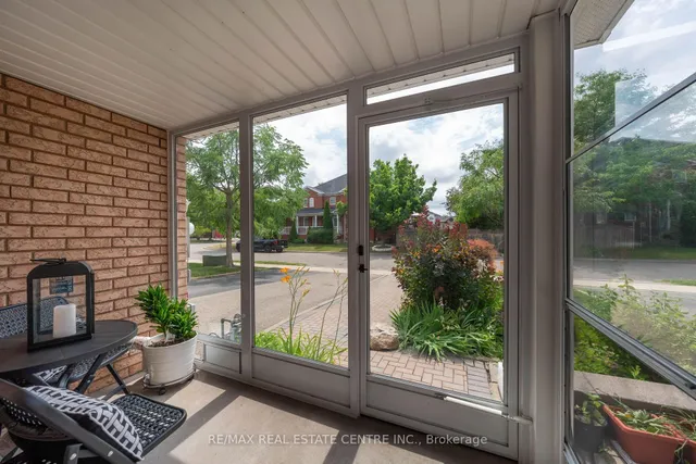 Additional image 37 of 32 Queen Anne Dr