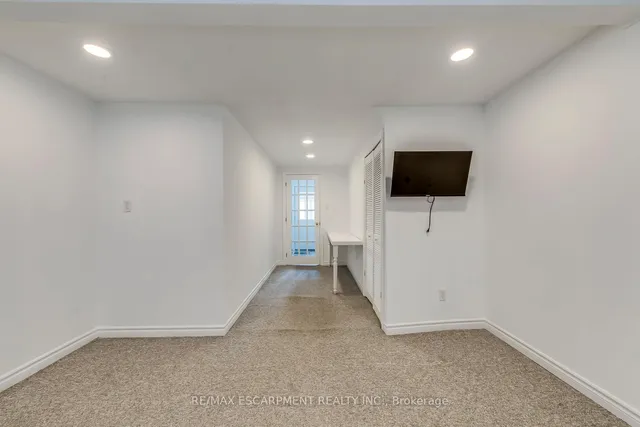 Additional image 7 of 1270 Gainsborough Dr Unit 4