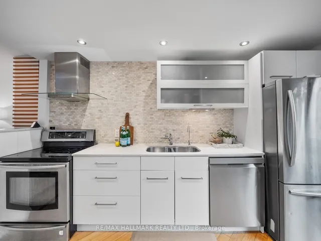 Additional image 11 of 69 De Grassi St