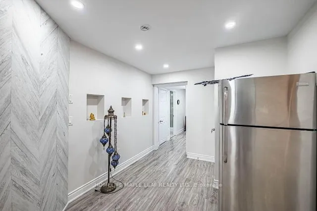 Additional image 43 of 68 Fallmeadow Circ