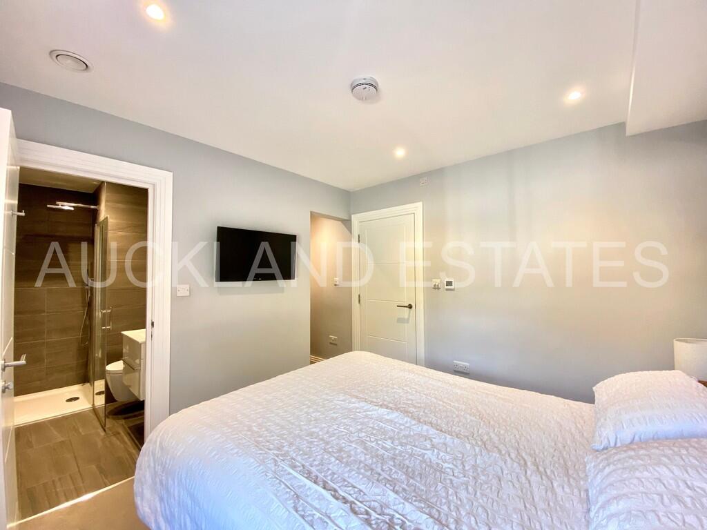 Additional image 15 of Swan Lodge, Brookmans Park