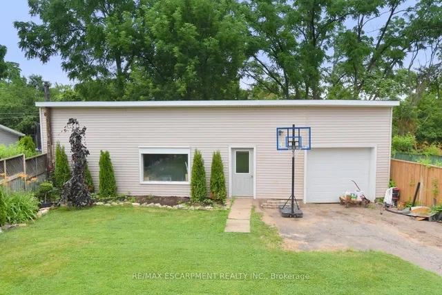 Additional image 38 of 45 Dunkirk Ave