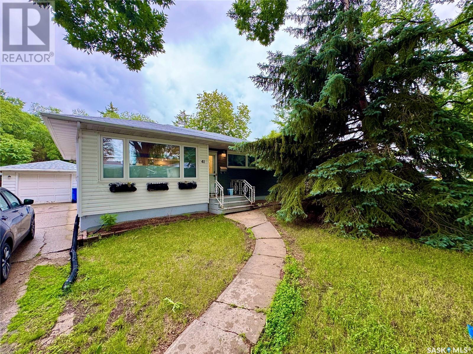 Property image for 41 Mcnab CRESCENT|Regina, Saskatchewan A4S4A9