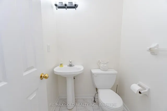 Additional image 17 of 32 Hollybush St