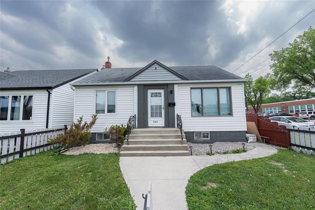 598 Lansdowne Avenue|Winnipeg, Manitoba R2W0H6