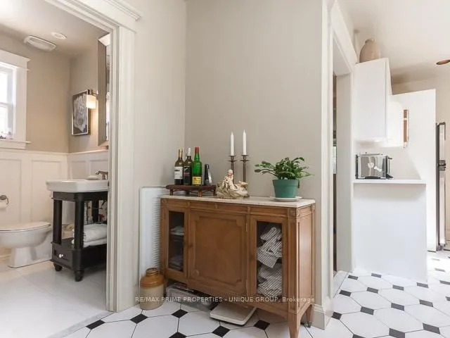 Additional image 16 of 51 Carmichael Ave