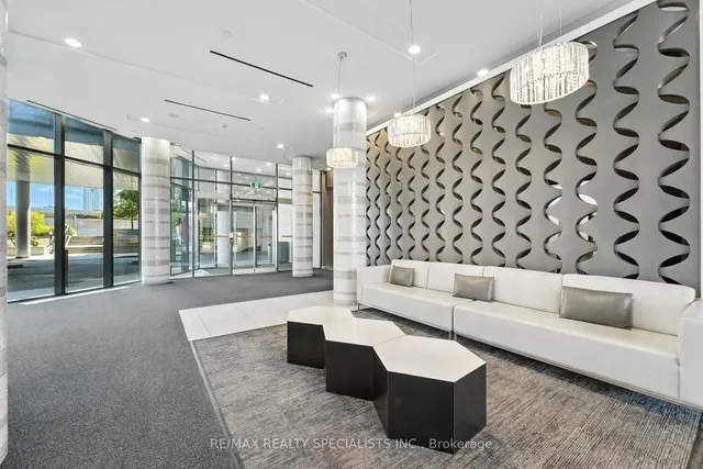 Additional image 36 of 51 East Liberty St Unit 401