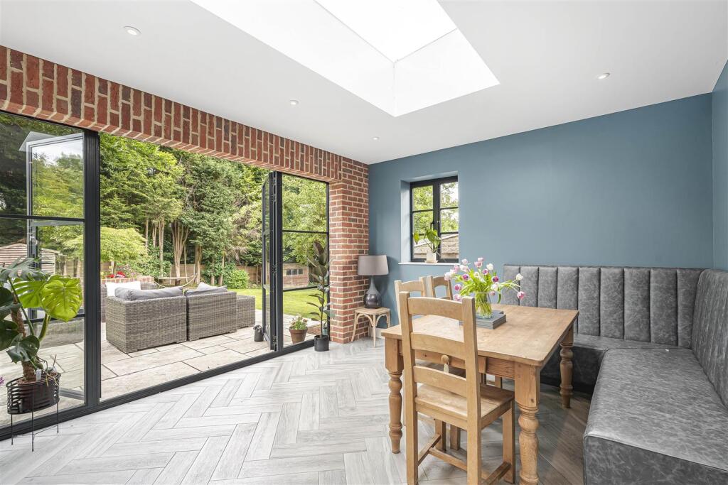 Additional image 16 of Hillside Way, Welwyn