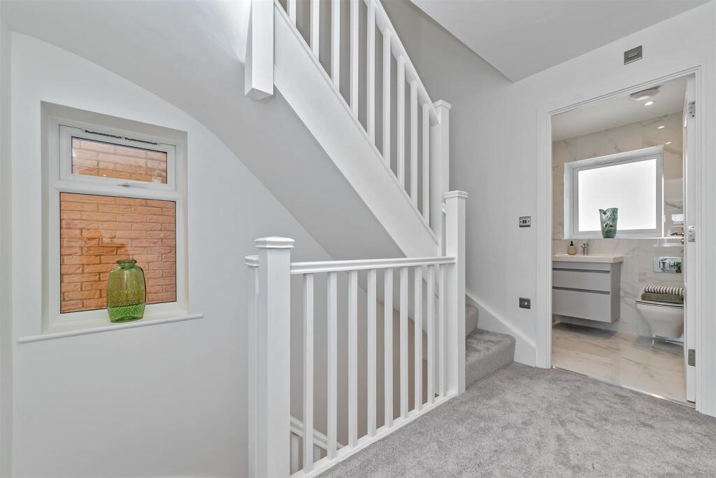 Additional image 14 of Birchmead Close, New Greens, St. Albans