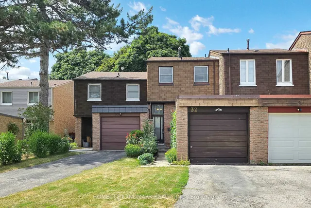 Primary image of 32 L'amoreaux Dr