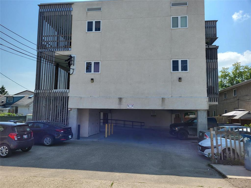 5 387 Talbot Avenue|Winnipeg, Manitoba R3K0E7