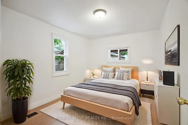 Additional image 8 of 130 Lansdowne Ave