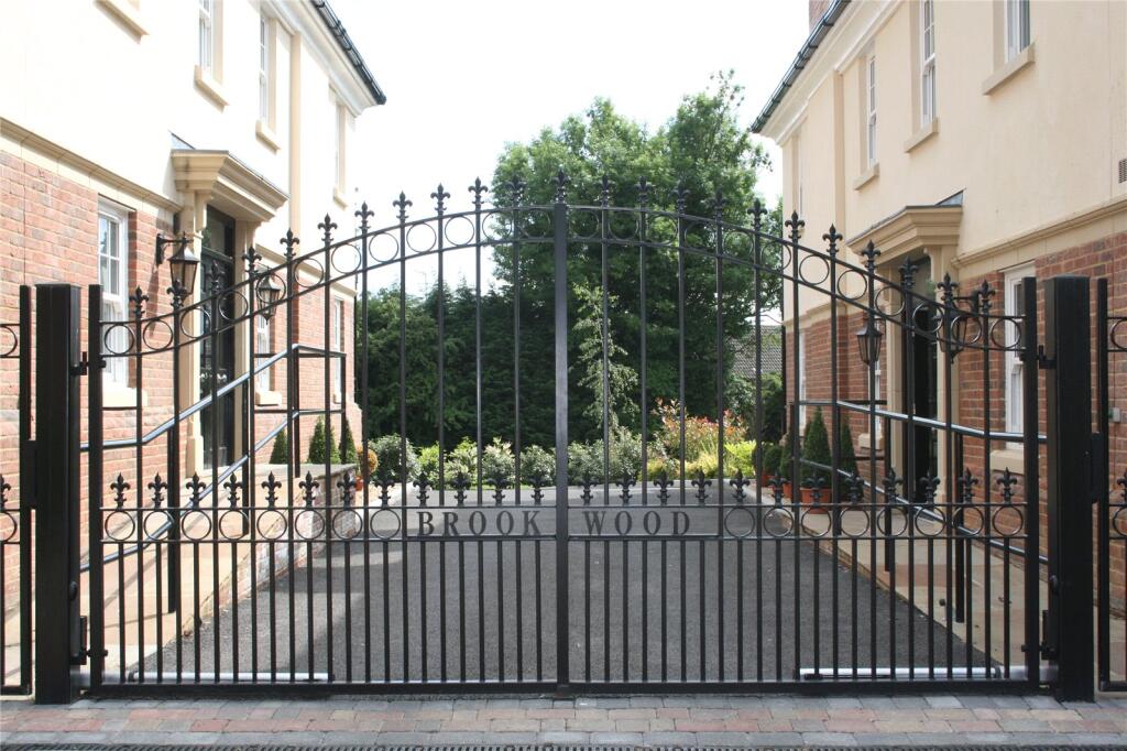 Additional image 18 of Georges Wood Road, Brookmans Park, Hertfordshire, AL9