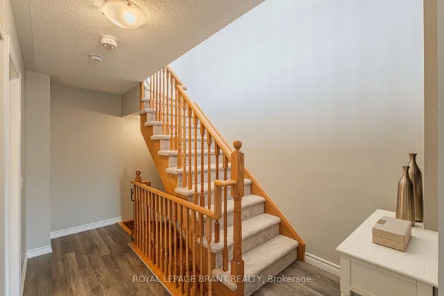 房产图片 33 - 422 Athabasca Common