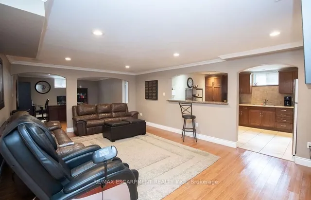 Additional image 38 of 10 Shadeland Cres