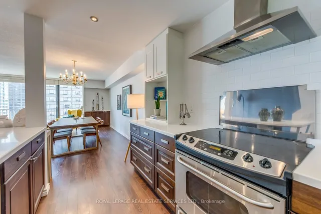 Additional image 33 of 33 Harbour Sq Unit 1032