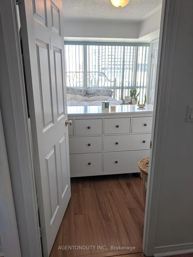 Additional image 21 of 909 Bay St Unit 607