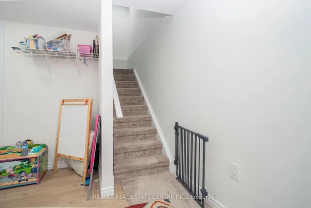 Additional image 35 of 504 WOODLEA Crt