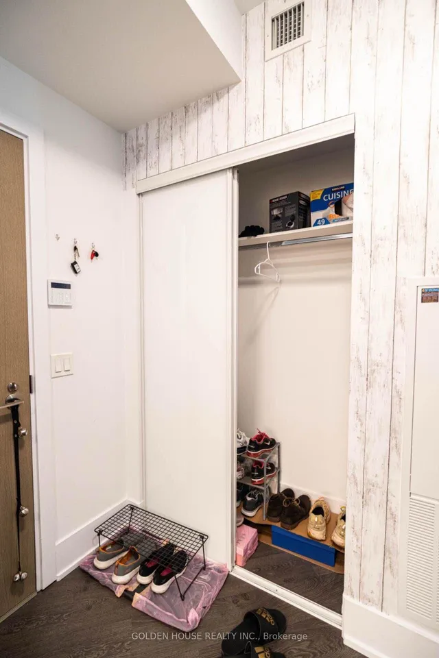 Additional image 10 of 1 Edgewater Dr Unit 415