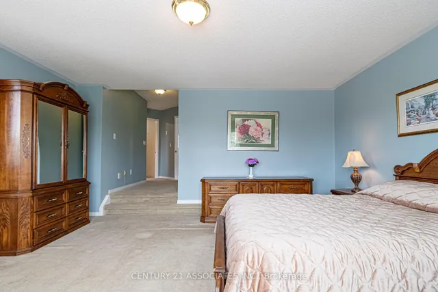 房产图片 23 - 5817 西德茅斯街