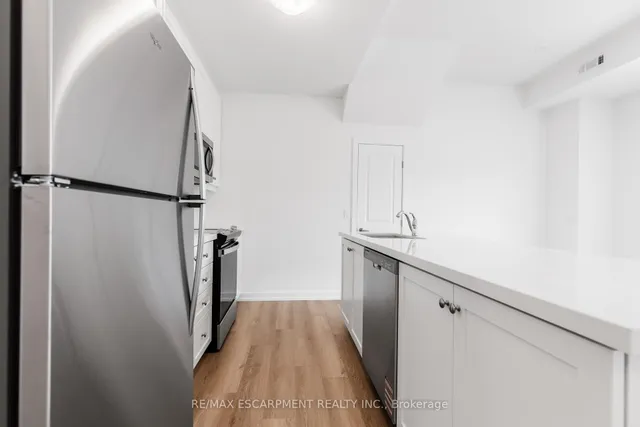 Additional image 9 of 249 Burke St