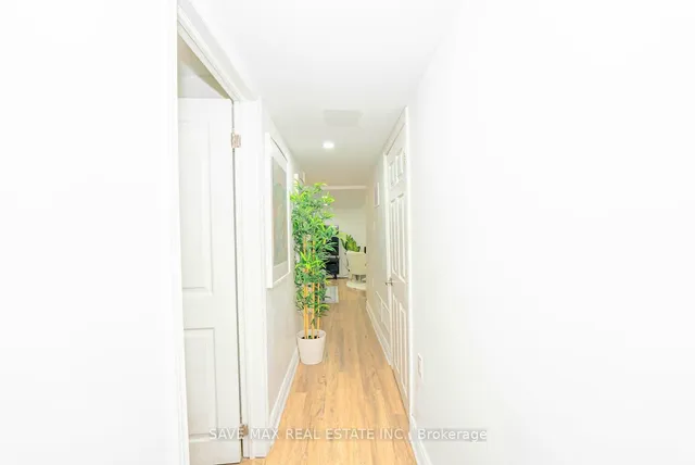 Additional image 29 of 76 Traverston Crt