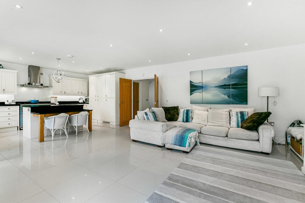 Additional image 10 of Georges Wood Road, Brookmans Park, AL9