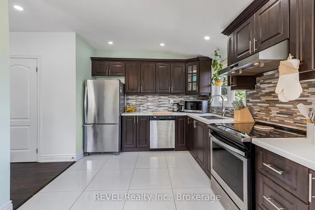 Additional image 16 of 25 Land St