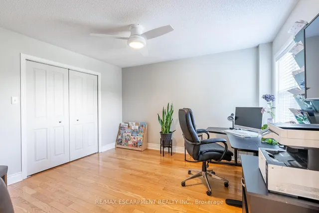 Additional image 30 of 40 Premier Rd