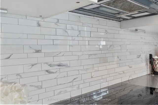 Additional image 18 of 423 QUEEN VICTORIA Dr