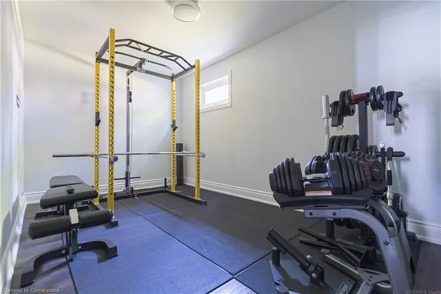 Additional image 31 of 2390 Sinclair Cir