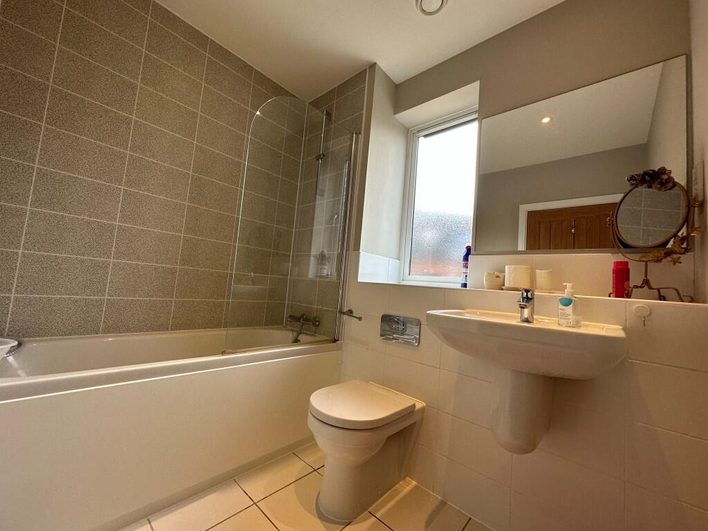 Additional image 13 of Green Close, AL9