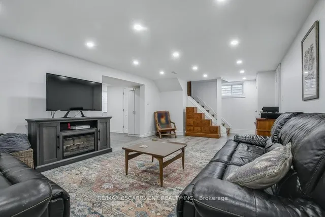 Additional image 24 of 86 Dana Dr