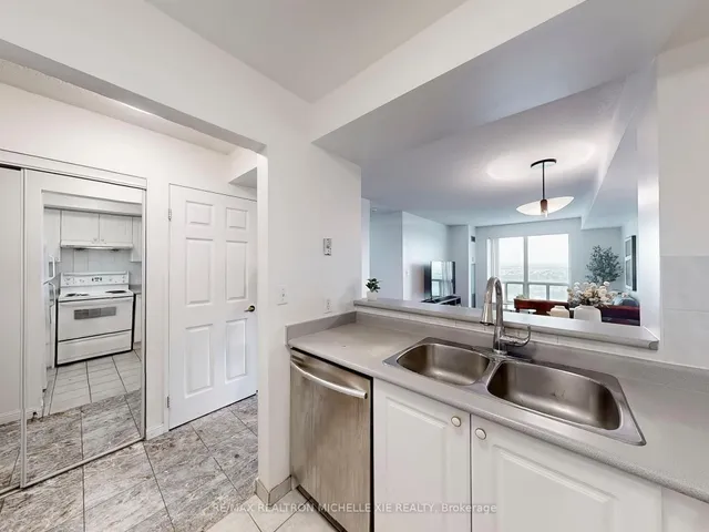 Additional image 11 of 1 Lee Centre Dr Unit Ph201