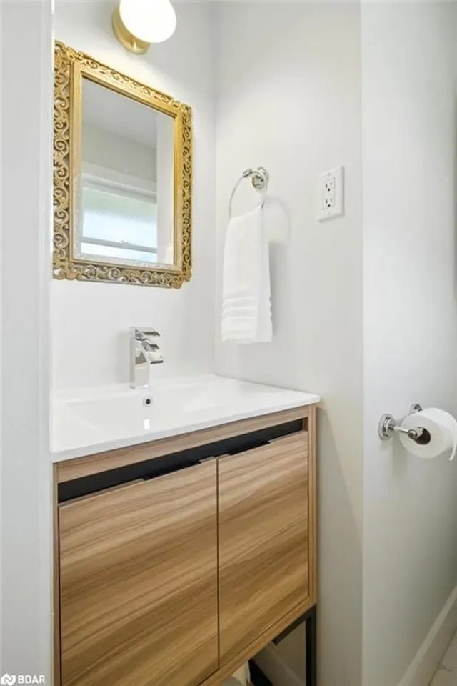 Additional image 21 of 247 Elmhurst Cres