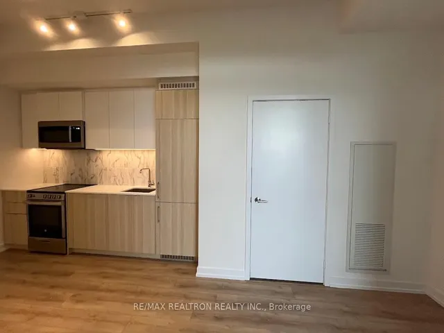 Additional image 19 of 500 Dupont St Unit 301