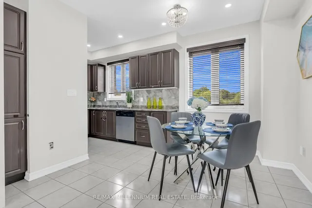 Additional image 18 of 14 Kayak Hts