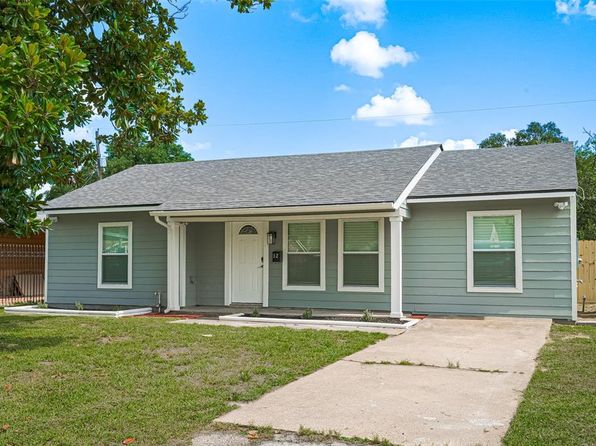 52 Penway St, Houston, TX 77022