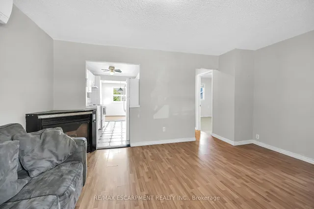 Additional image 10 of 155 Selkirk Ave