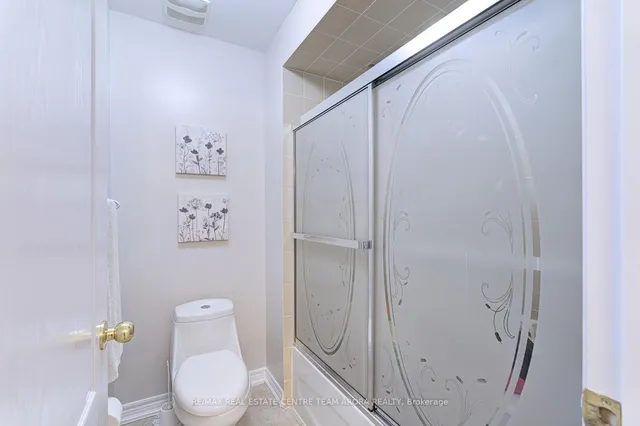 Additional image 33 of 8 Constance St