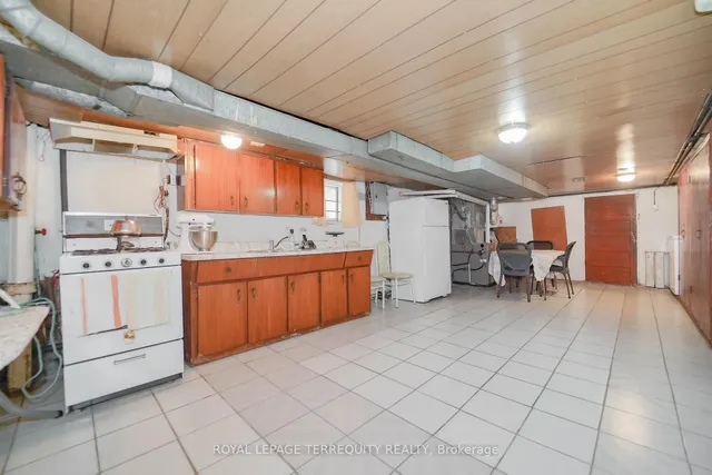 Additional image 33 of 12 Earlscourt Ave