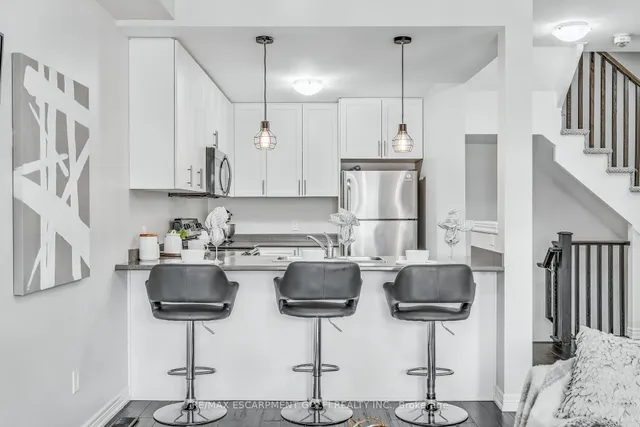 Additional image 12 of 16 Lakefront Dr