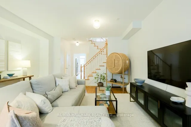 Additional image 3 of 80 Crossovers St