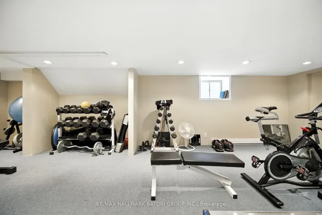 Additional image 29 of 33 Burnaby Blvd